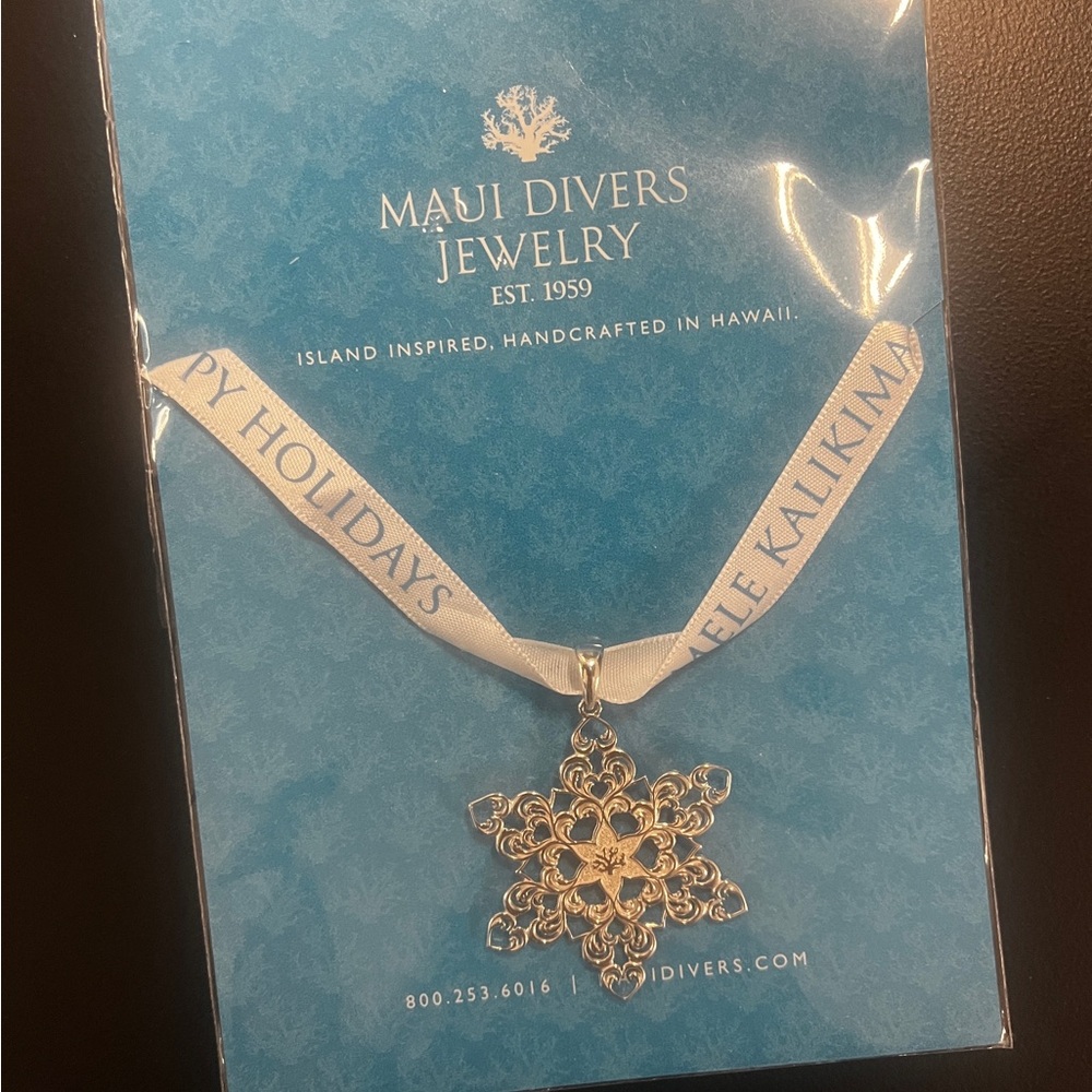 Maui Divers Jewelry limited edition  Snowflake Pendant